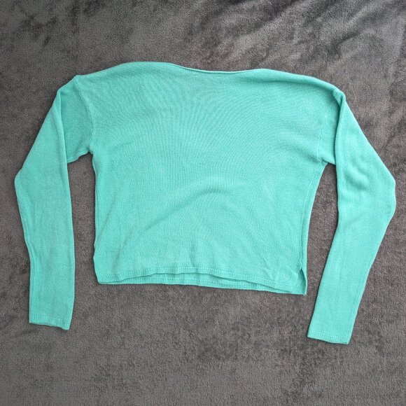 Soft, V-Neck Cropped Sweater from Express, Women's Size Medium - Picture 3 of 3